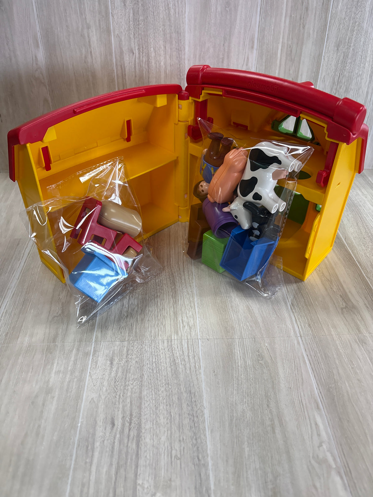 Toy - Playmobile Barn With Accessories