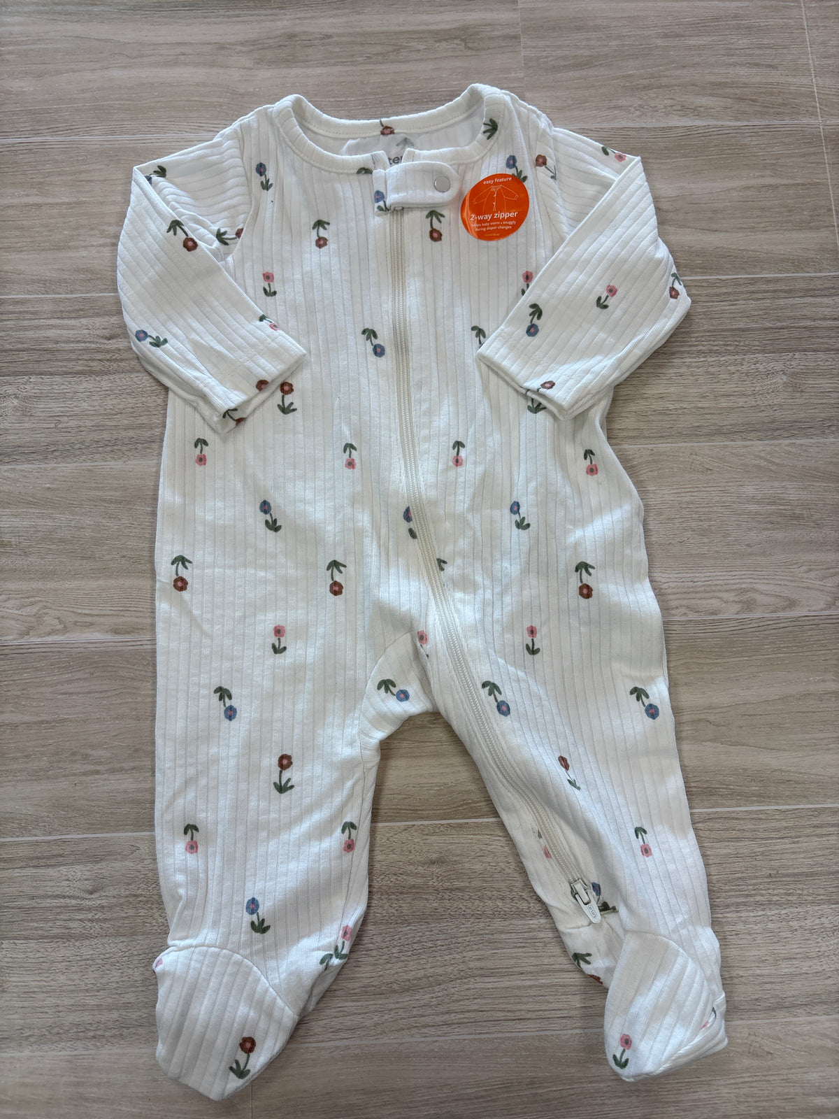 3m NWOT White Ribbed Floral Pajama