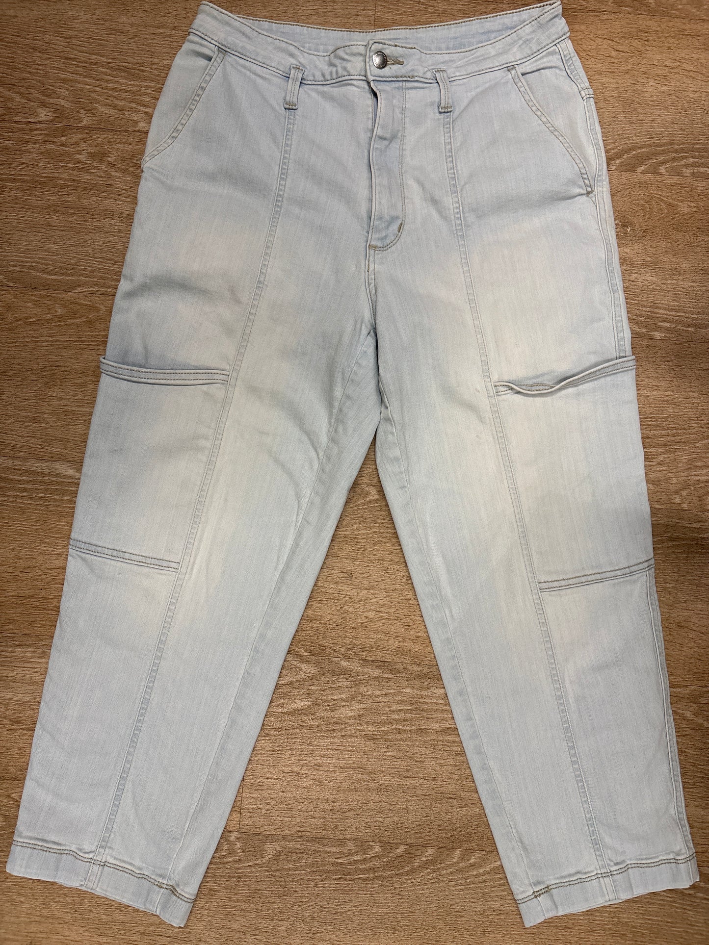 Womens 12 Light Wash Side Pocket Denim Pants
