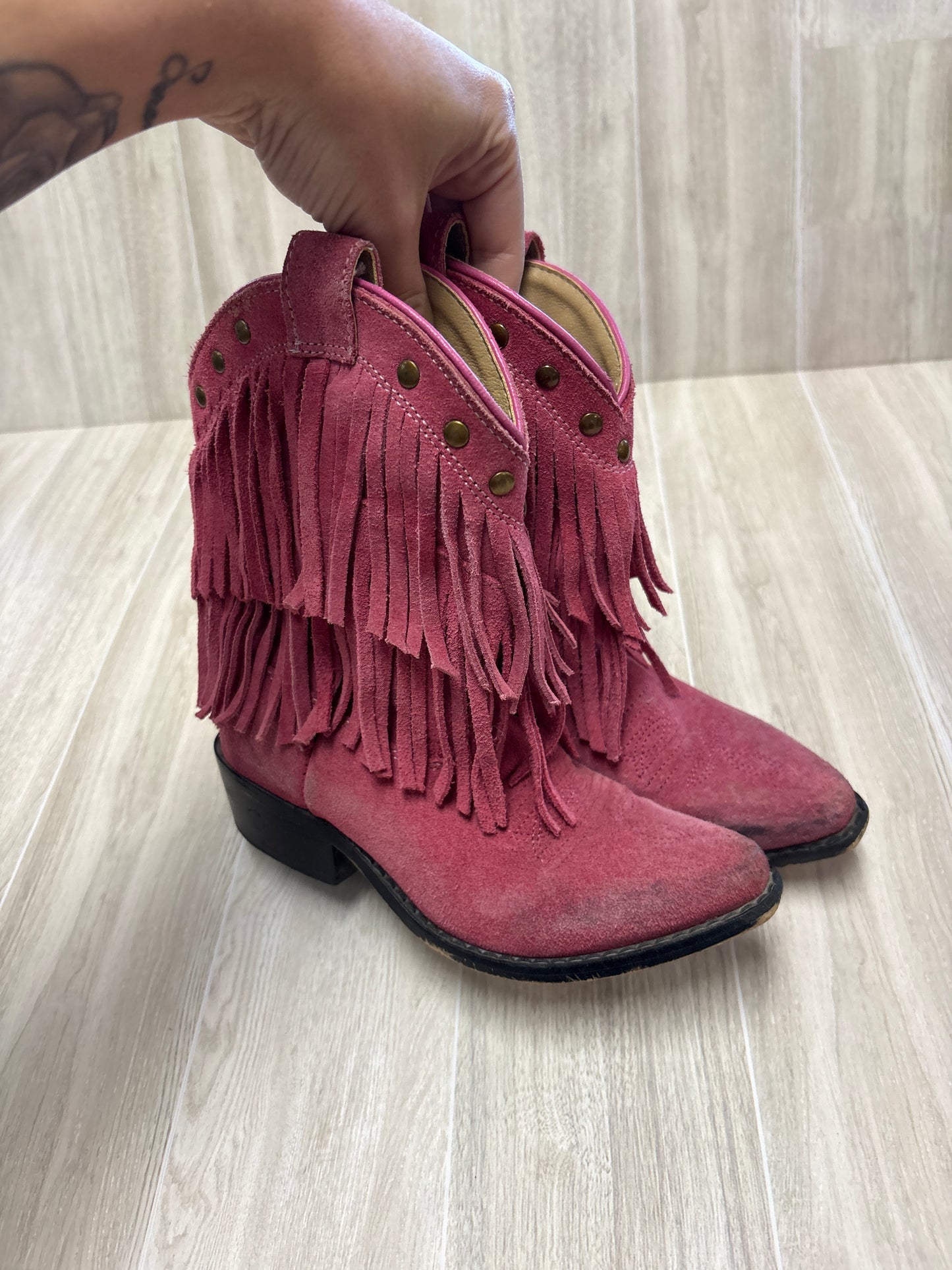 12c Shyanne Pink Fringe Boots - Blemish