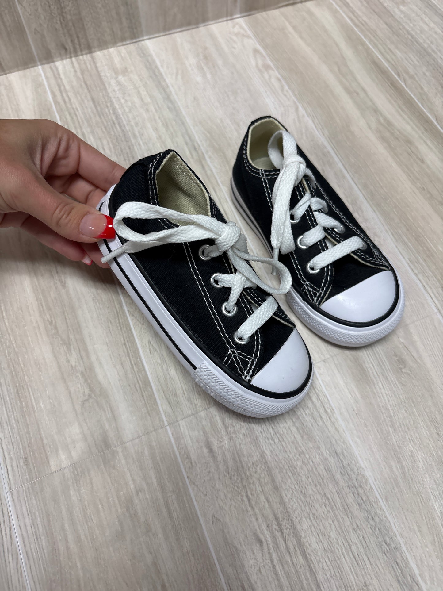NWOT 5c Black/White Converse Sneakers