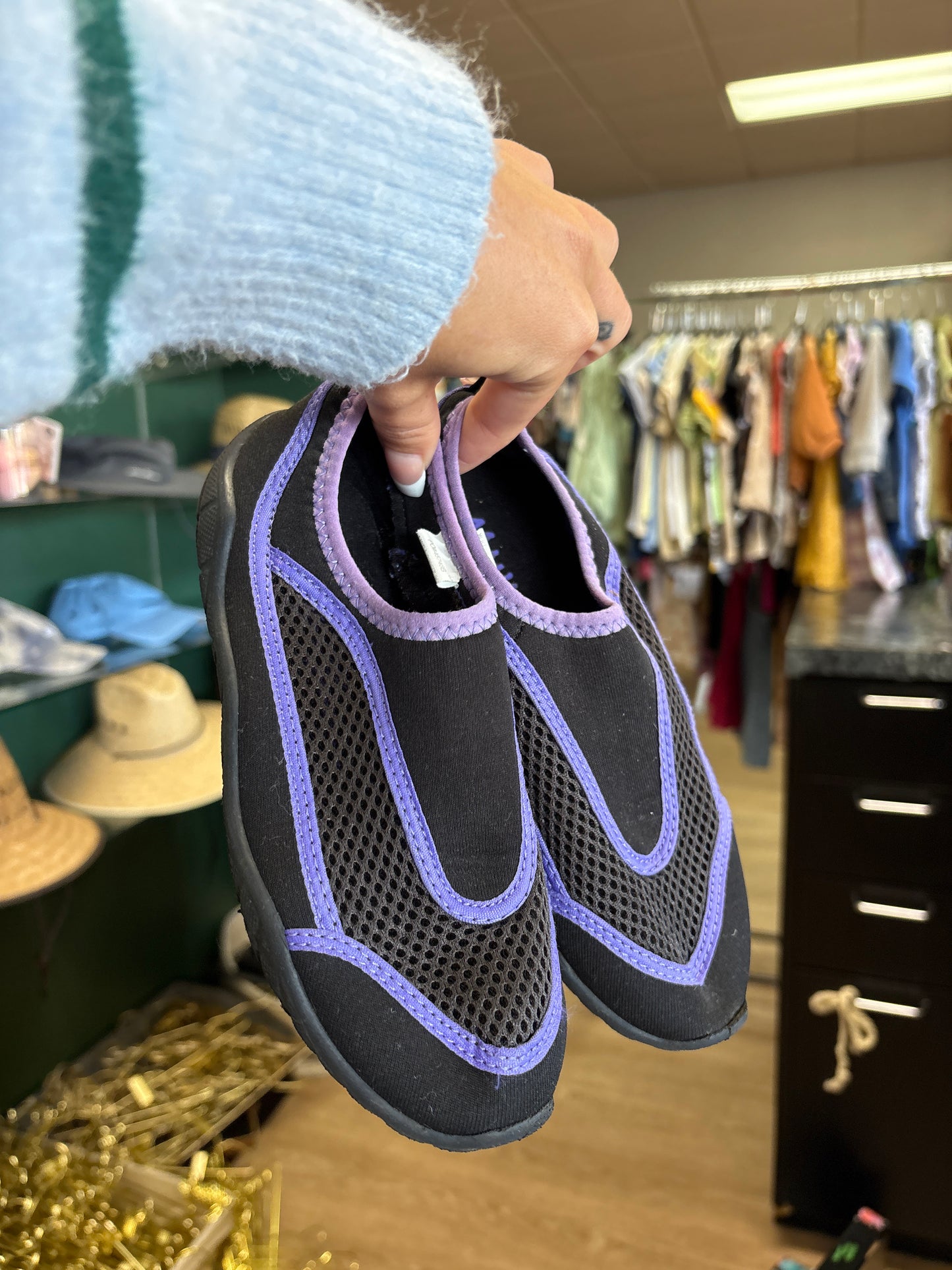 13Y Purple/Black Water Shoes