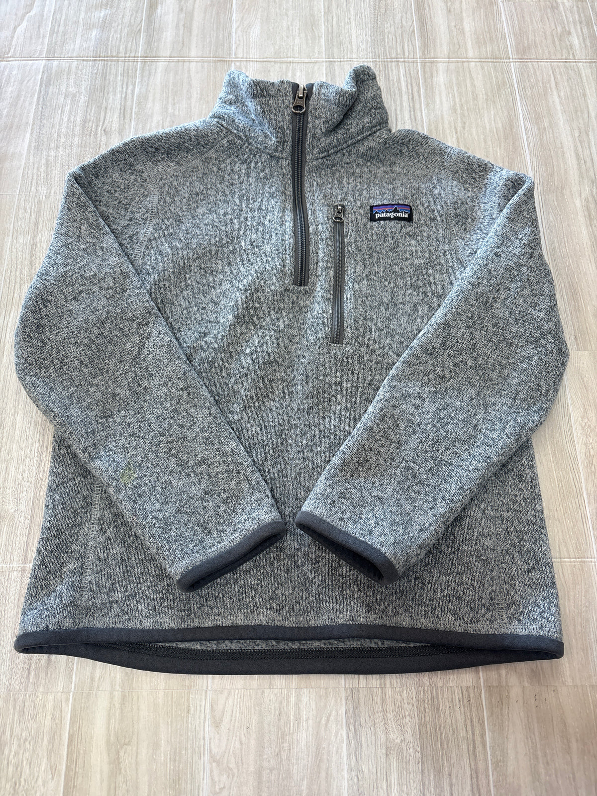 5/6 Light Grey Patagonia Quarter Zip Jacket