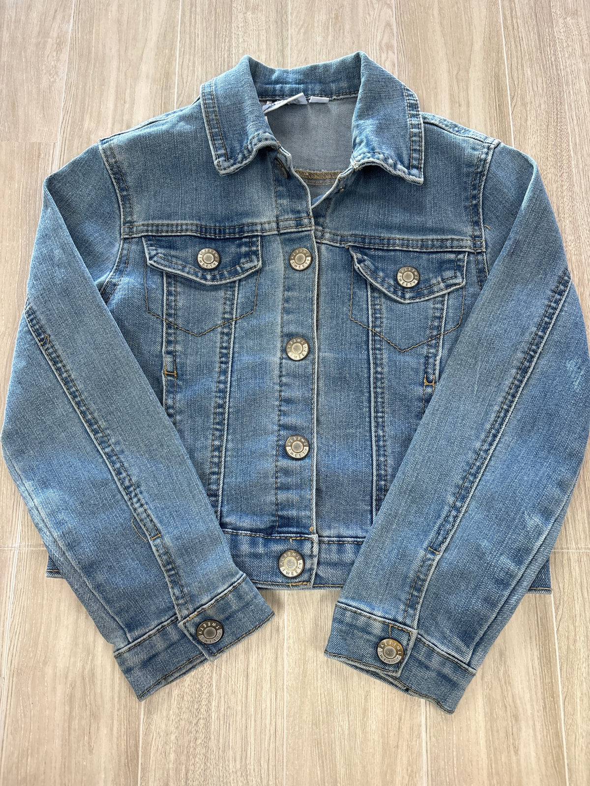6 Denim Looney Tunes That’s All Folks Denim Jacket