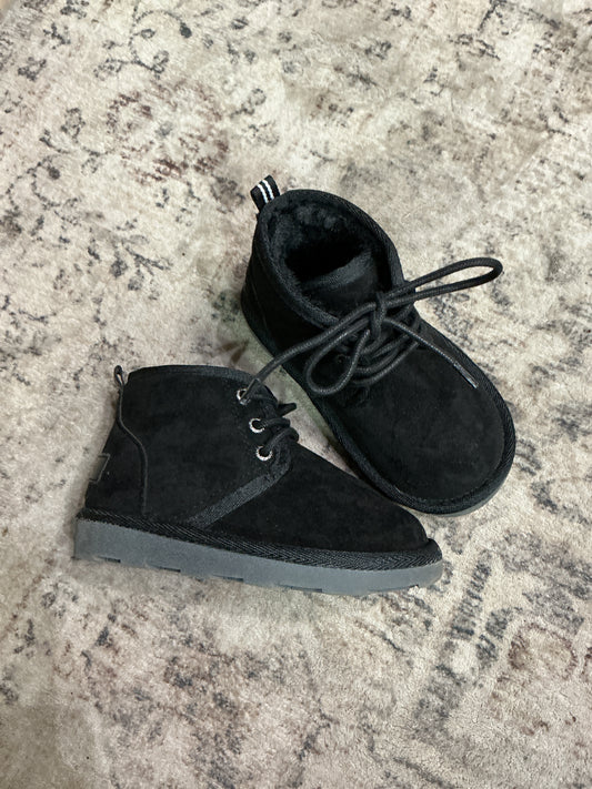 8c Nautica Fur Lined Booties
