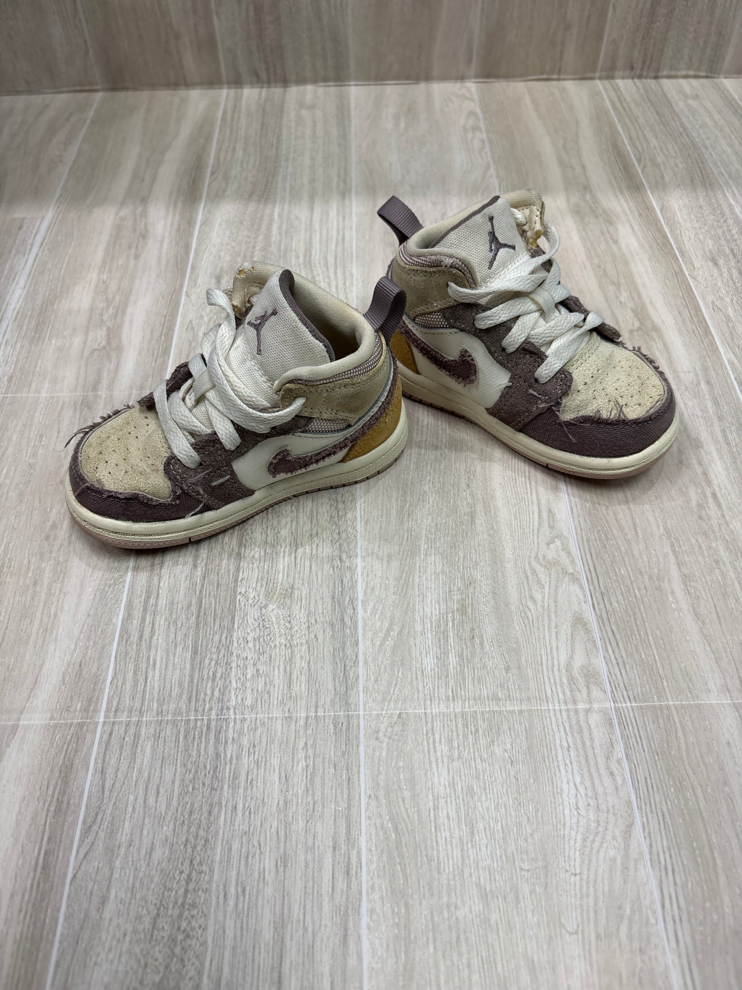 6c Jordan 1 Mid SE Craft Sneaker