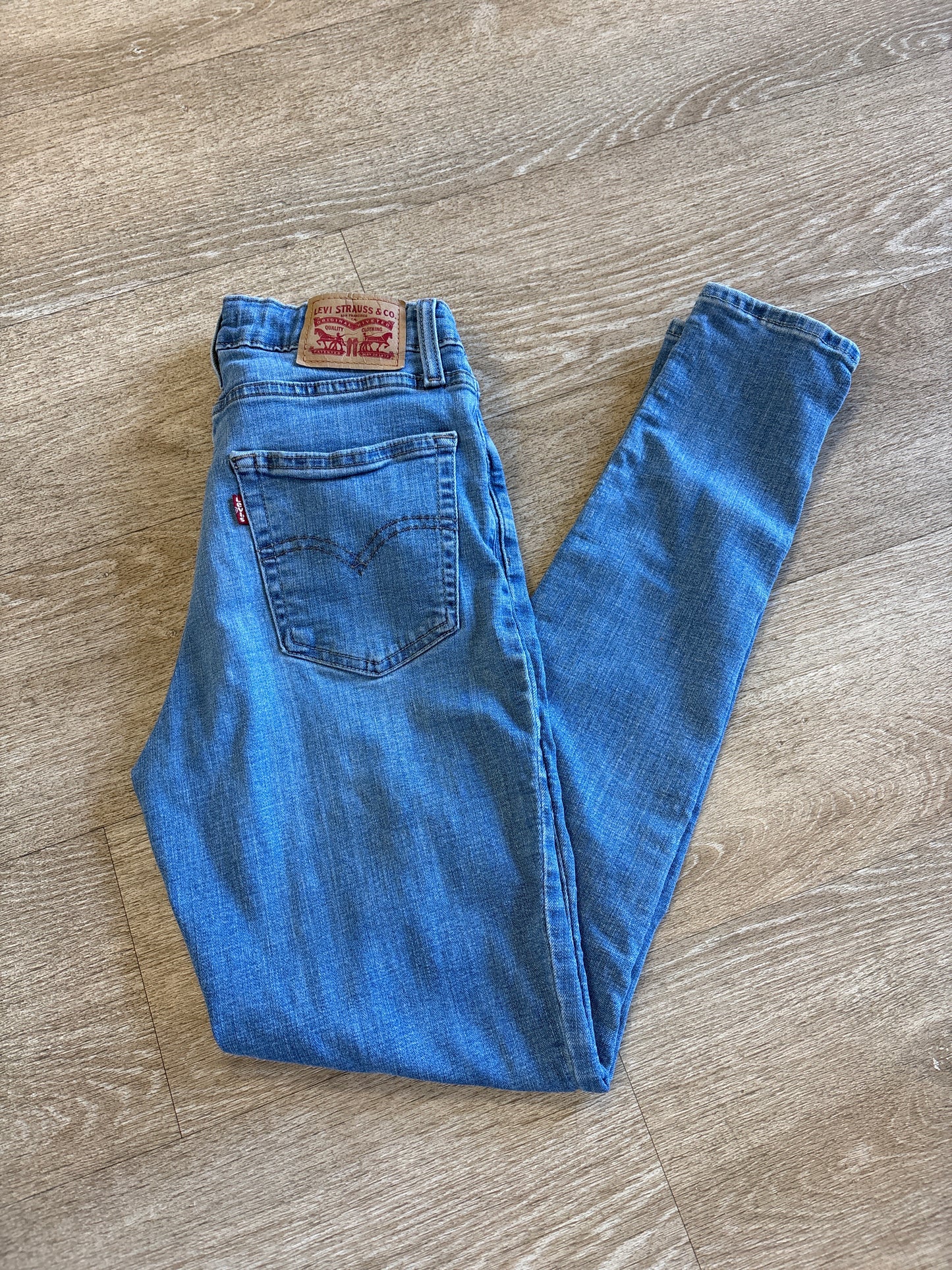 Womens 28 Levis 721 High Rise Skinny Light Wash Denim Pant