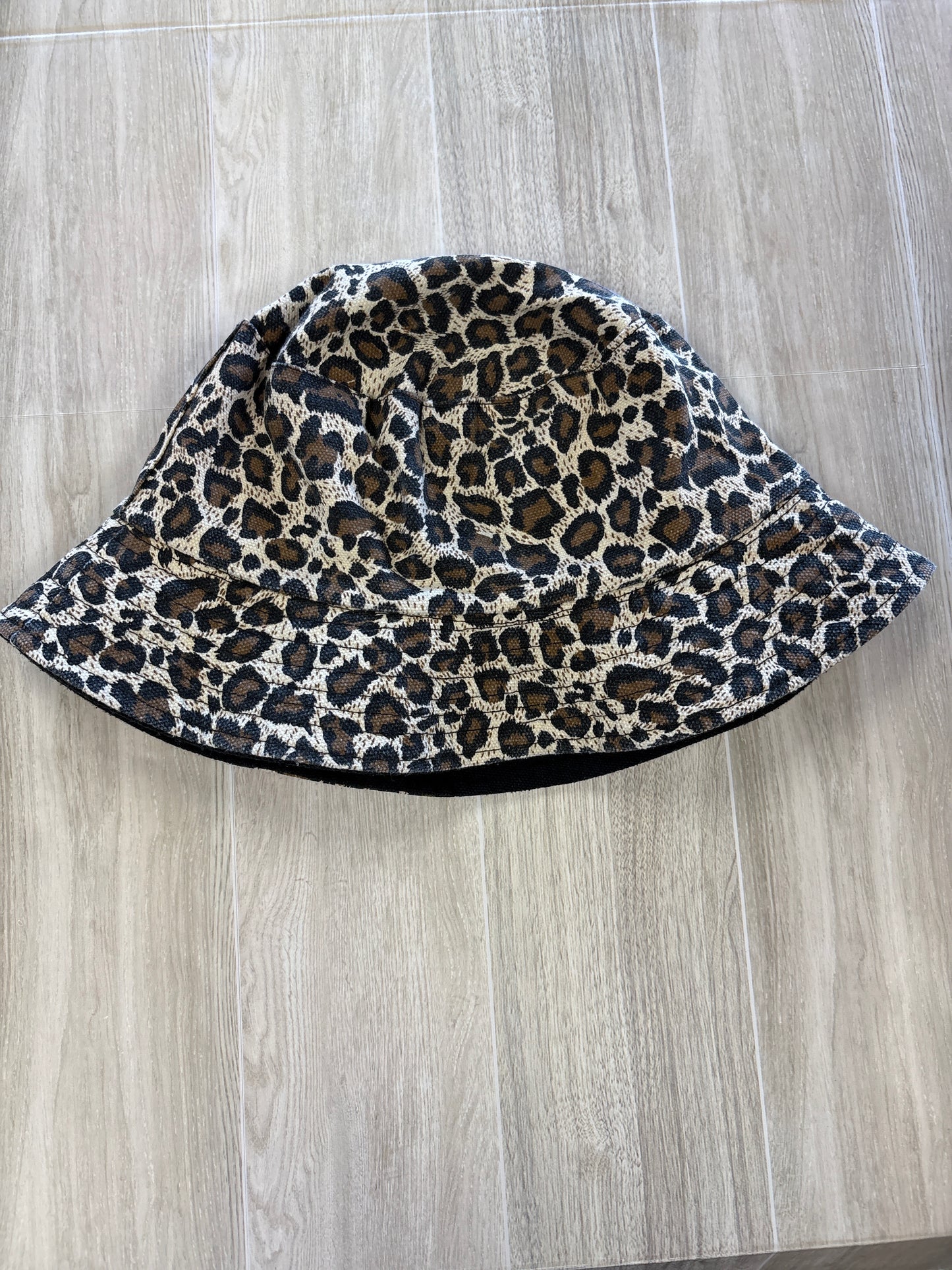 Leopard Print/Black Reversible Bucket Hat