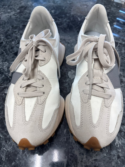 Womens 7 New Balance Cream/Grey