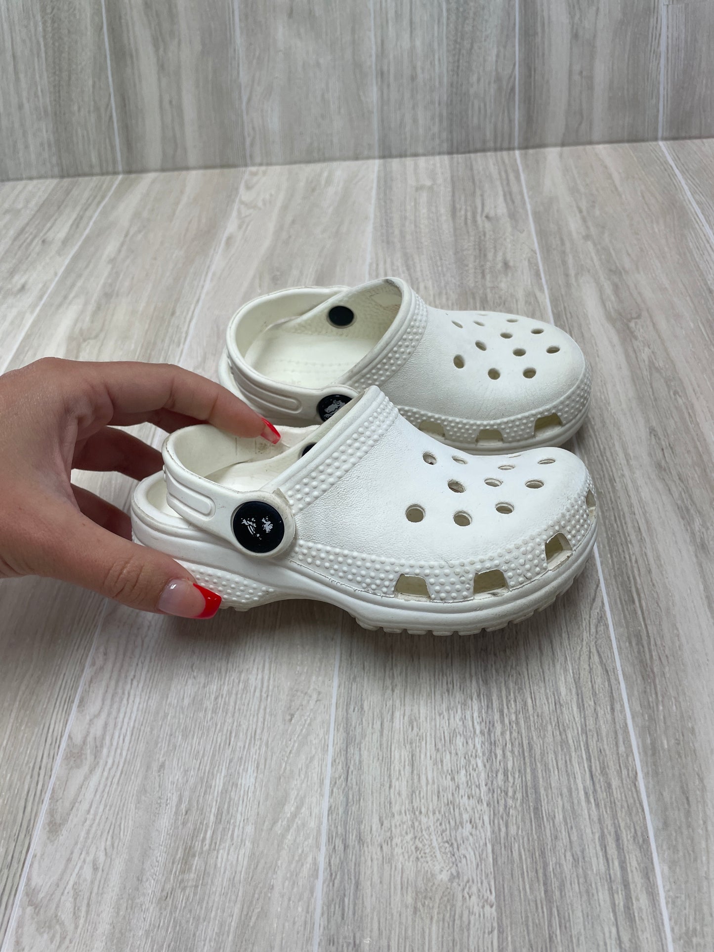 7c White Crocs