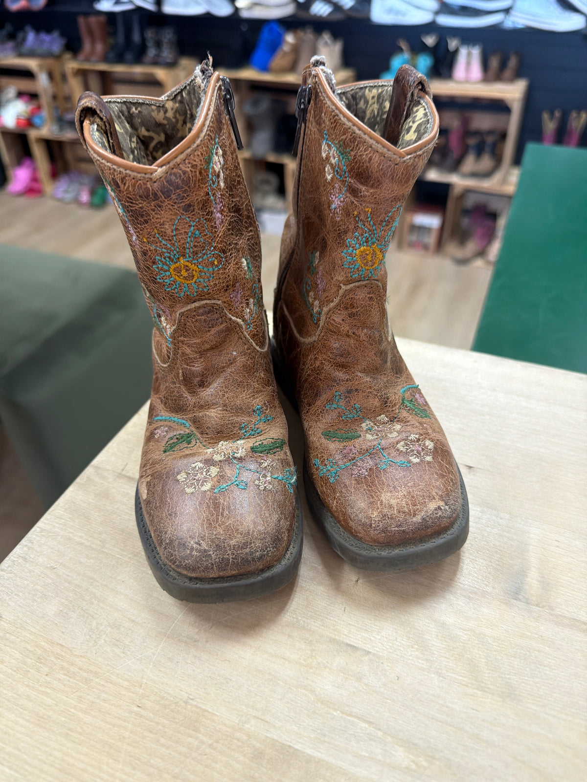 8c Shyanne Brown Floral Western Boots - Blemish