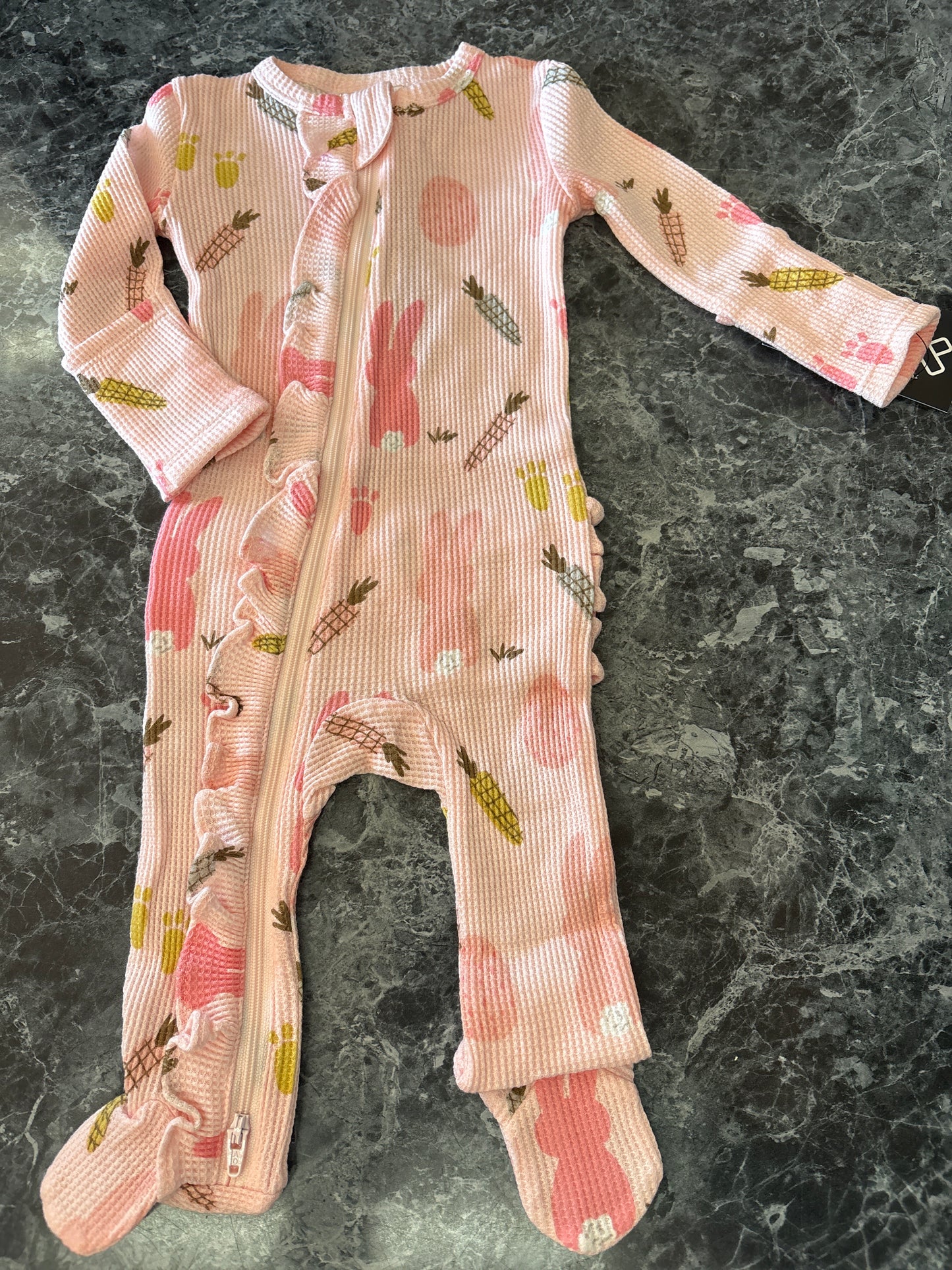 NWT 0-3m Spearmint Love Waffle Knit Bunny Carrot Pajama