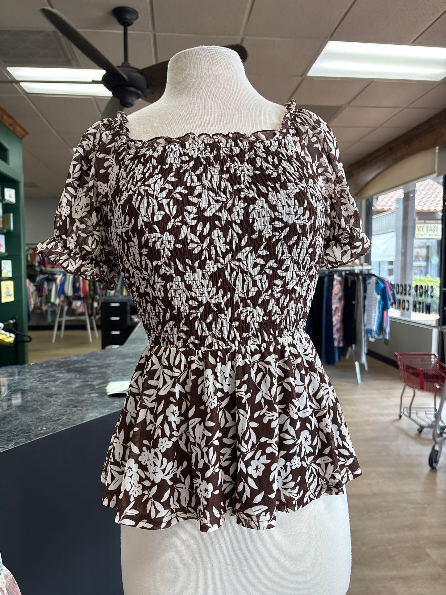 NWT Womens Small Brown/White Floral Smocked Top