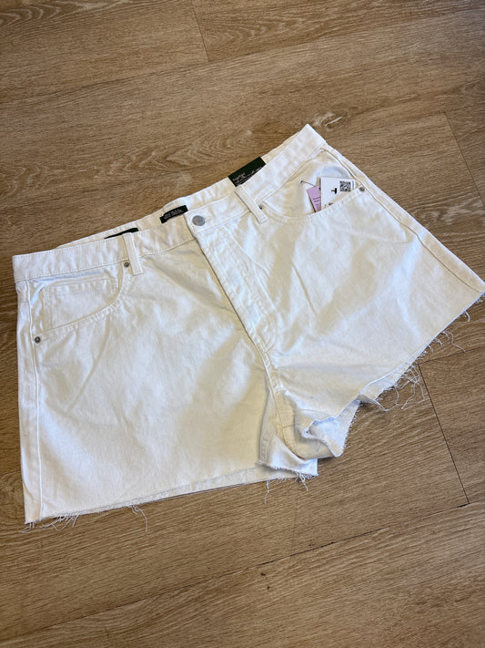 Womens 16 High Rise White Shorts