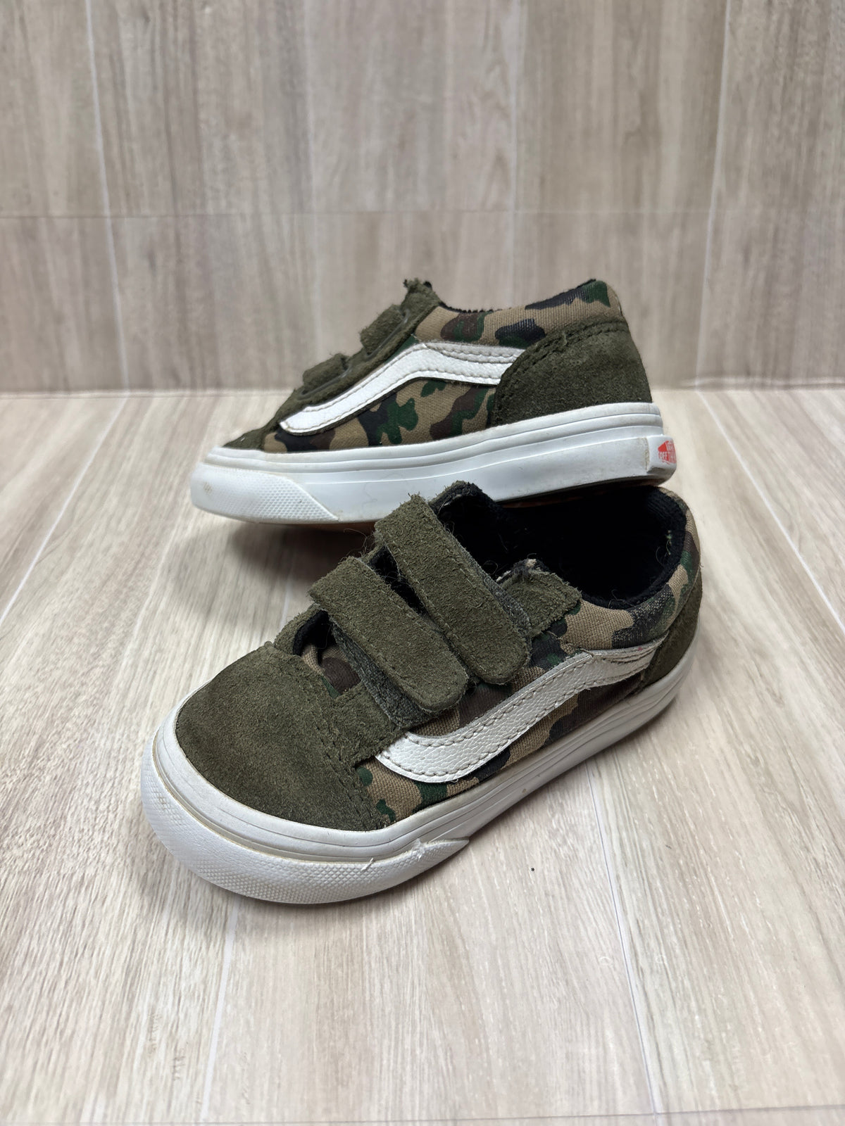 7c Camo/Olive Velcro Vans