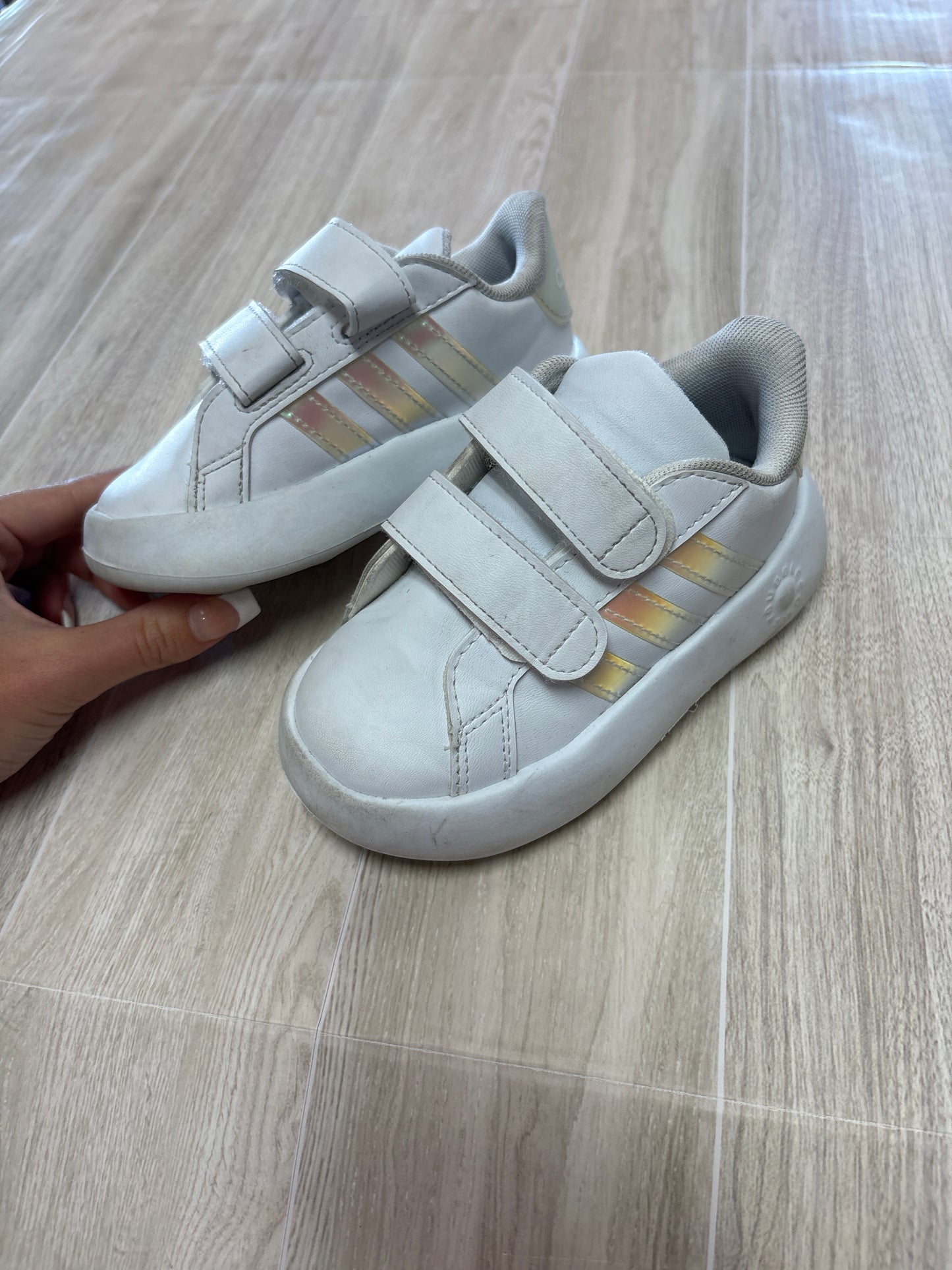 7c Adidas Sunset Logo Bubble Comfy Sneaker