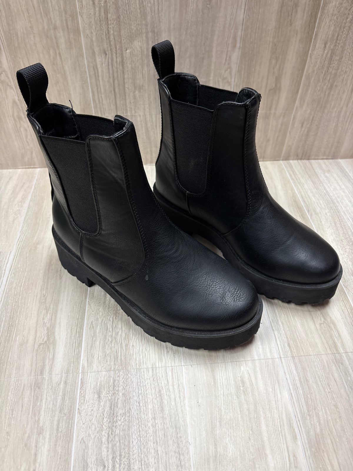 5Y Black Chelsea Boot