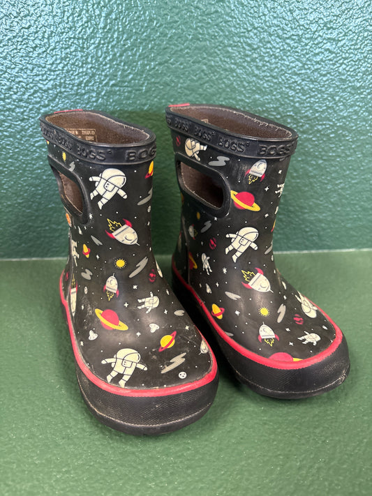 5c Bogs Black/Red Space Rainboot