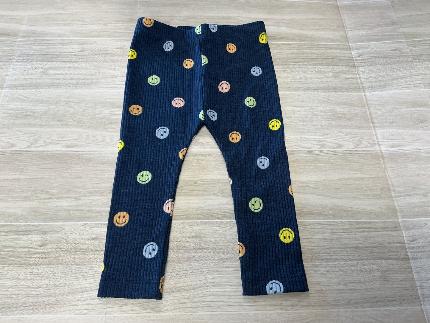 NWT 6-12m Ribbed Smiley Legging
