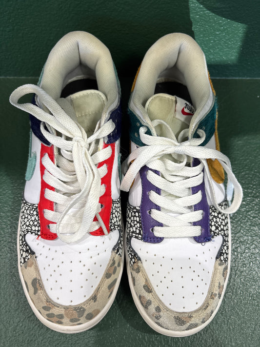 Womens 8 Retro NIKE Dunk Low SE Safari Mix Sneaker