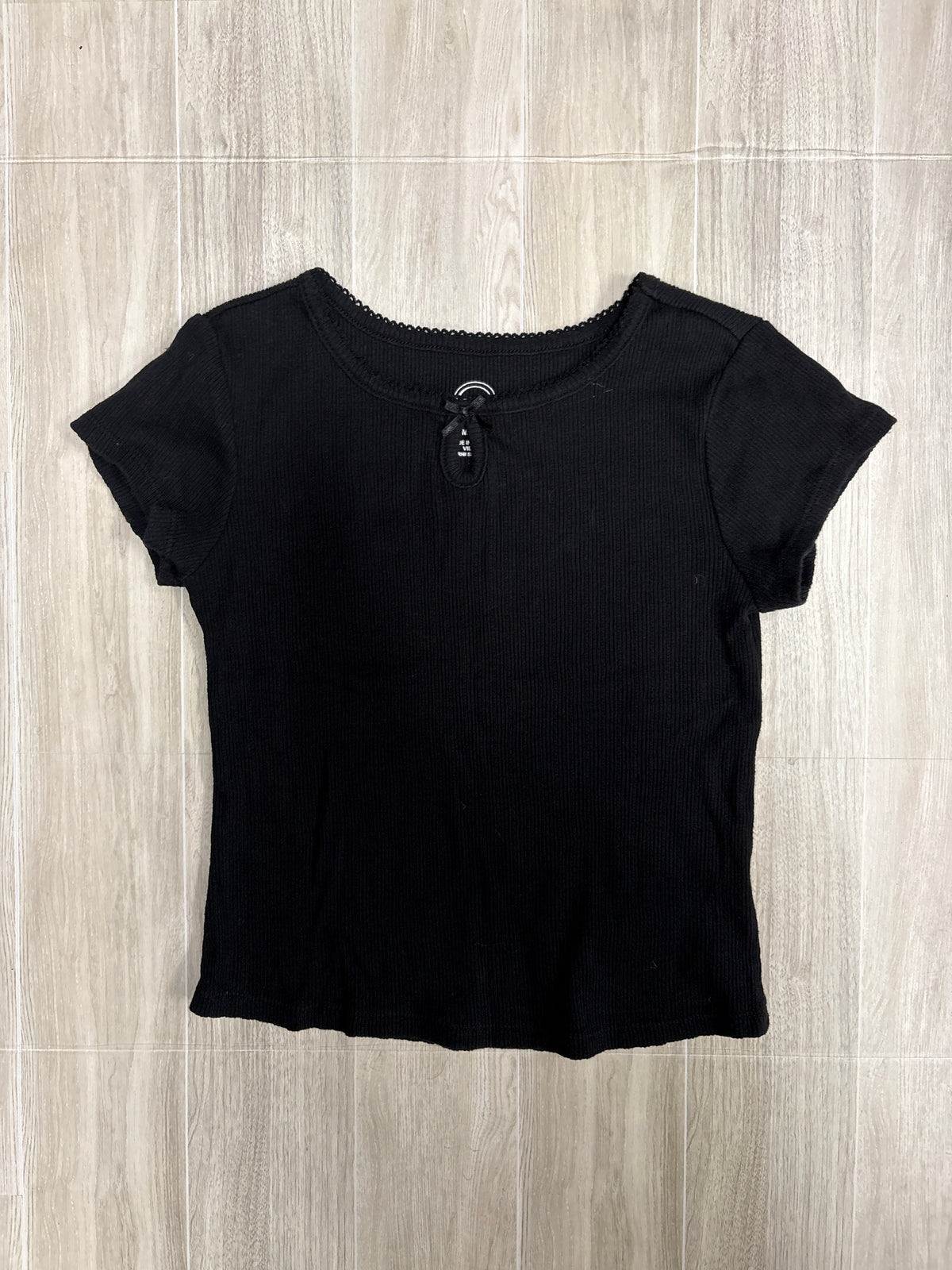 7/8 Black Ribbed Keyhole Tee