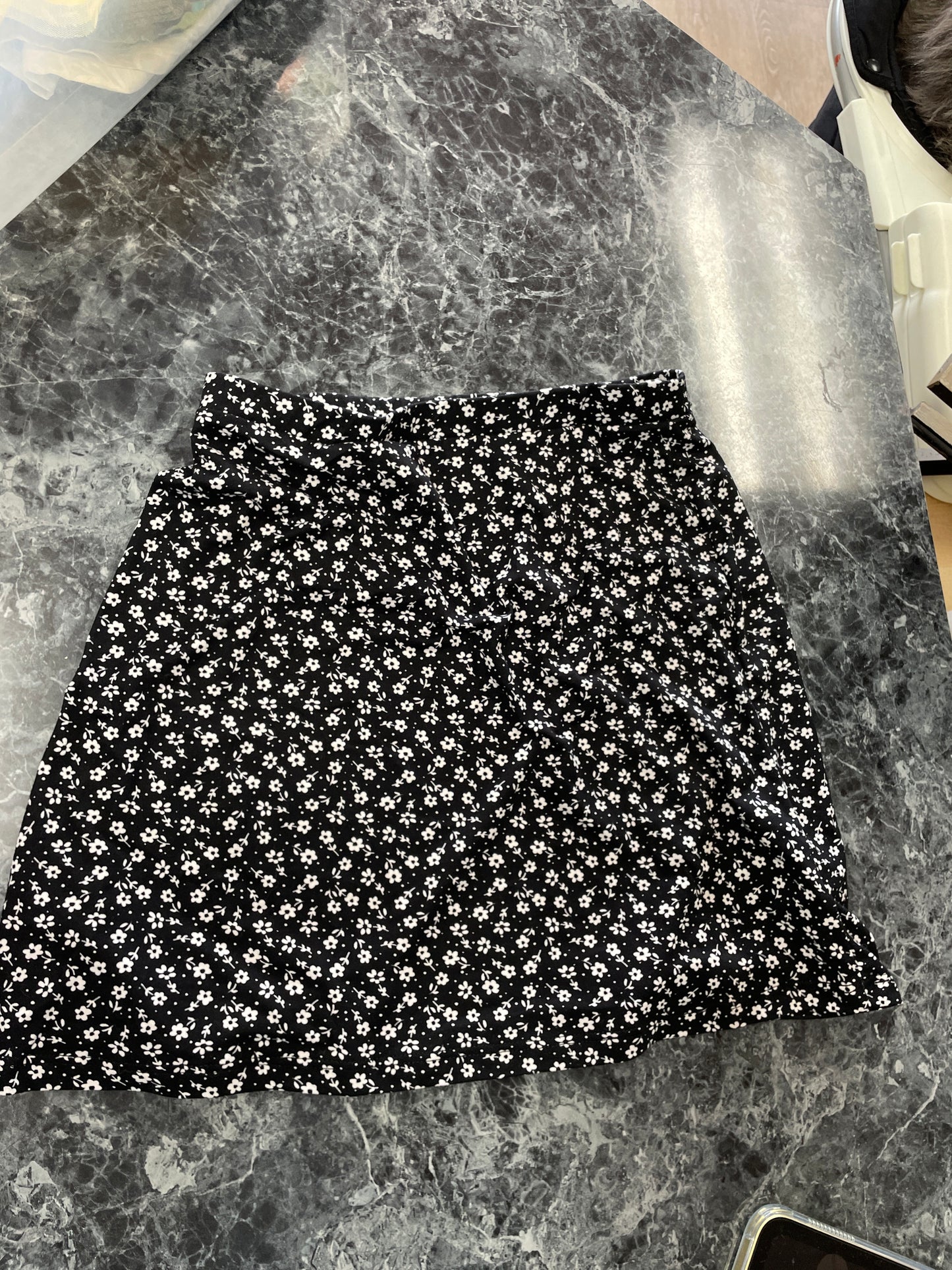 10/12 Black Floral Soft Skirt