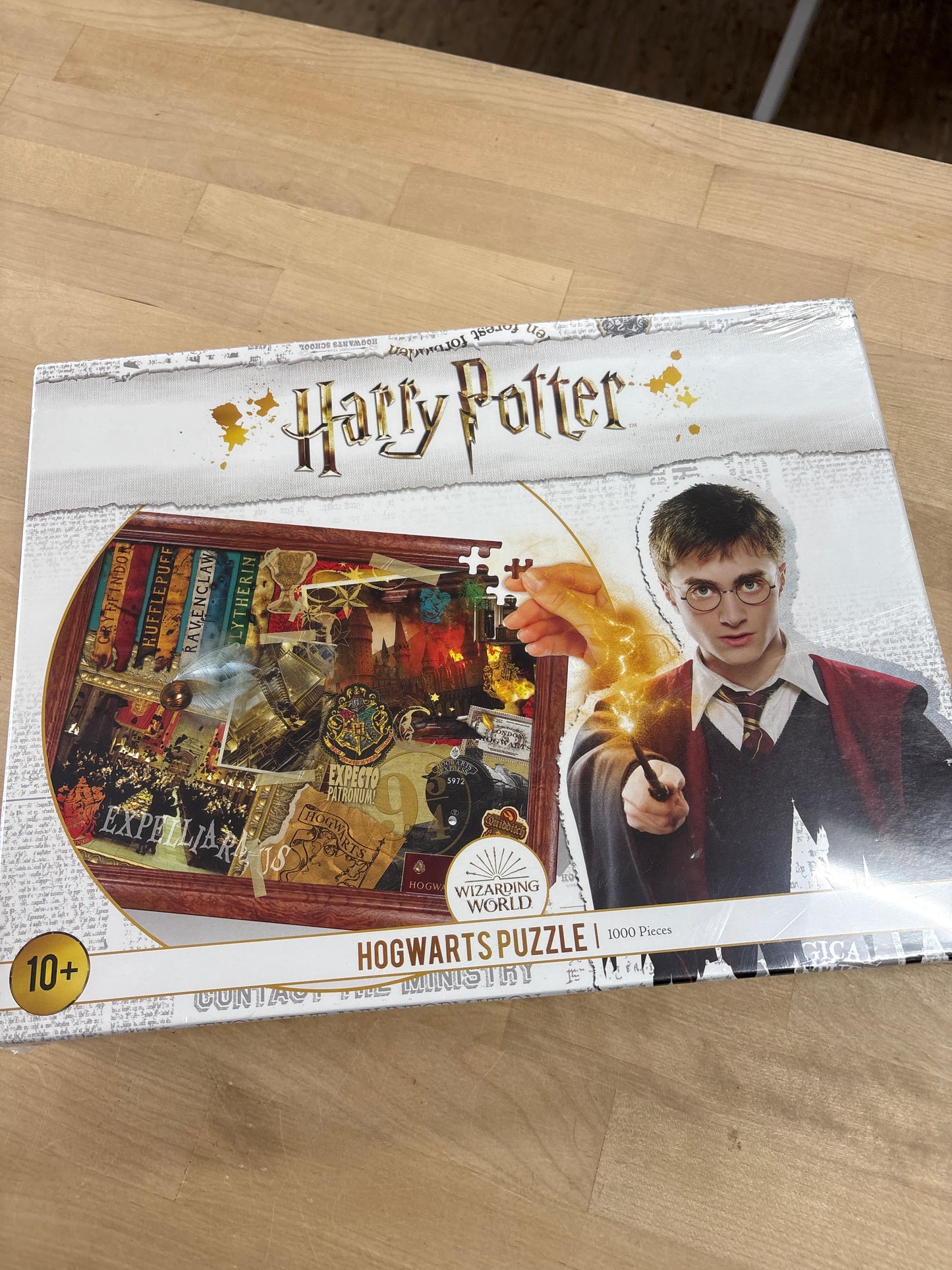 NWT Harry Potter Hogwarts Puzzle