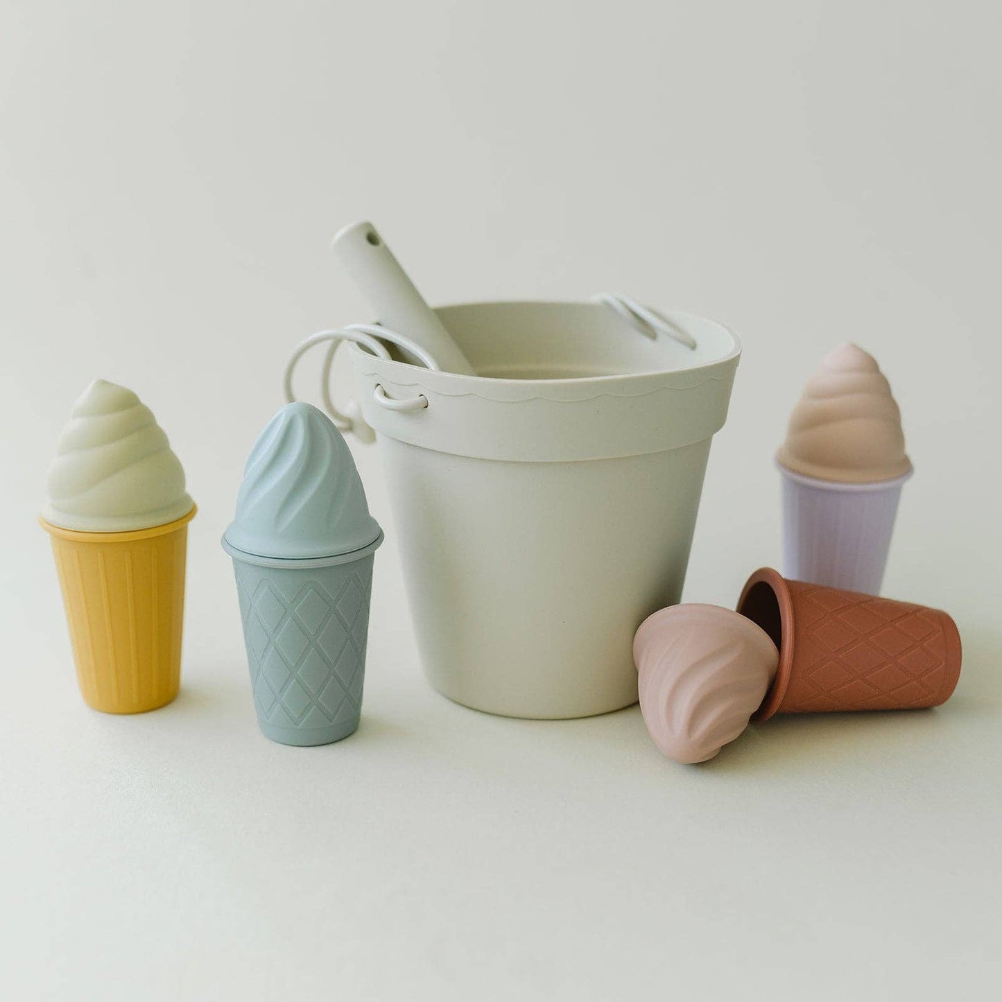 Marlowe & Co - Classic Retro Ice Cream Beach Set