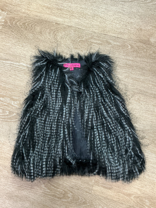 2t-betsy-johnson-furry-vest