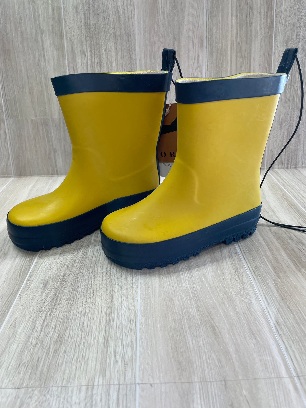 NEW - Rainboot - Yellow - 10c