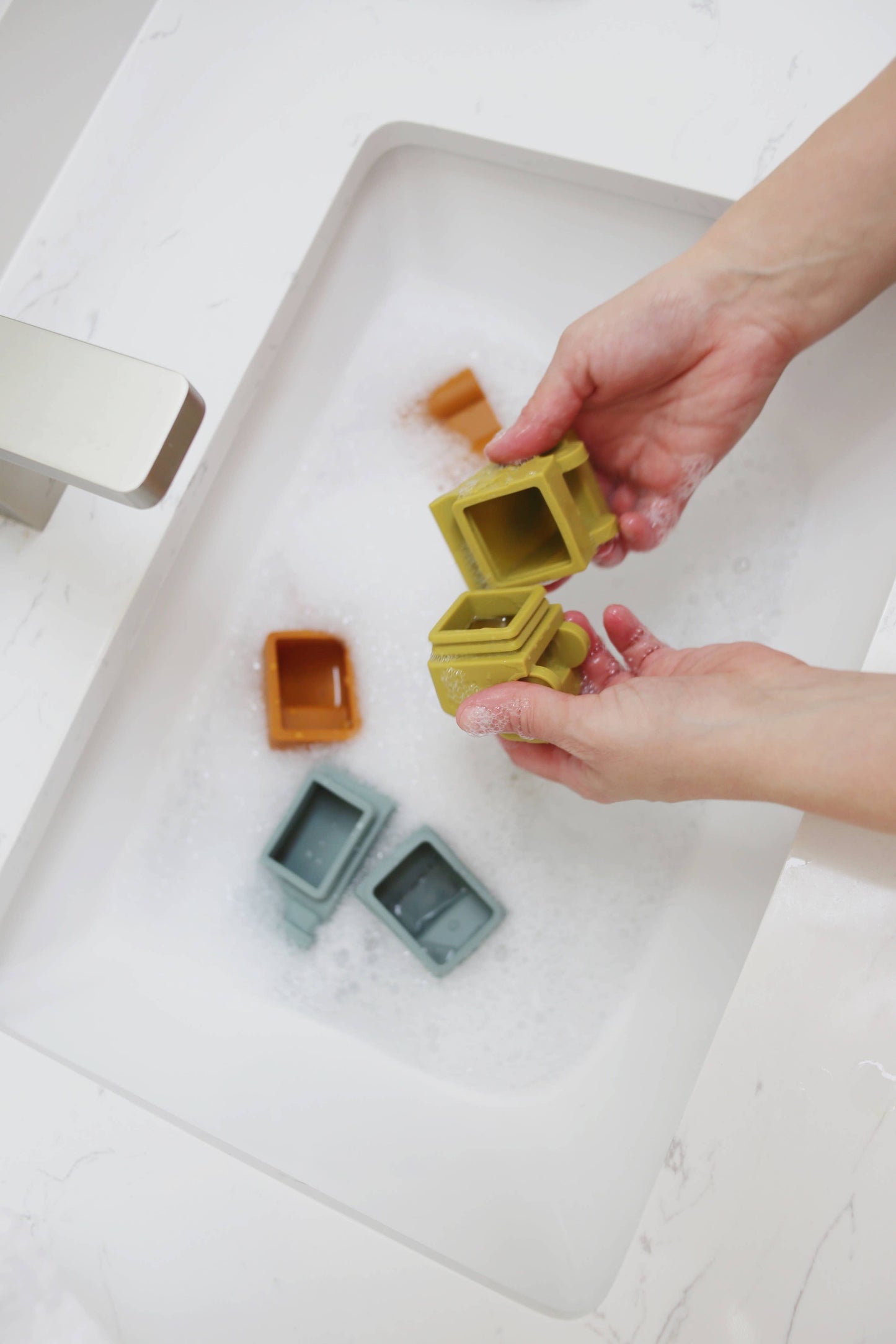 Marlowe & Co - Construction Bath Toy Set