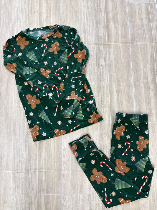 5/6 Bums & Roses Green Gingerbread Holiday Pajama Set