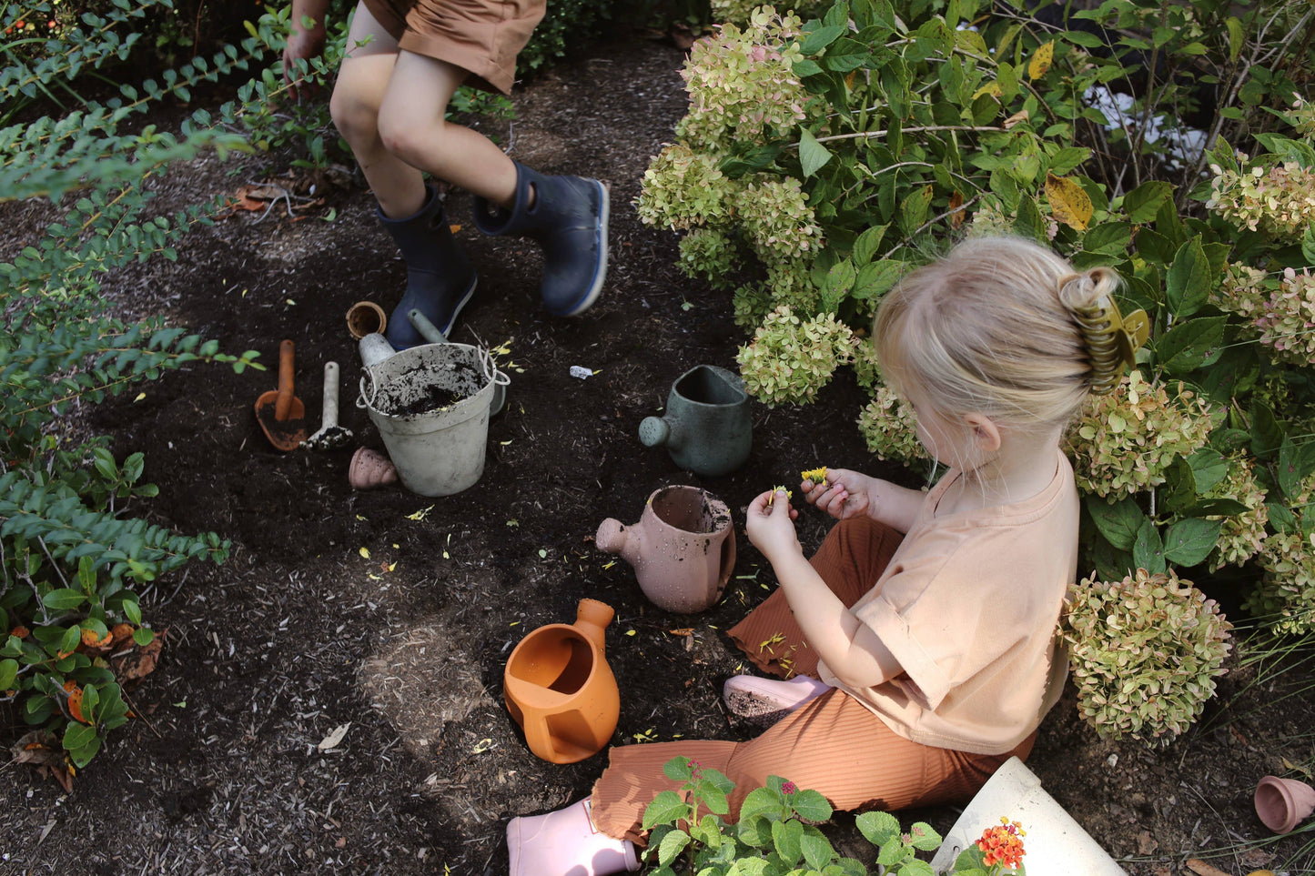 Marlowe & Co - Terracotta Garden Set