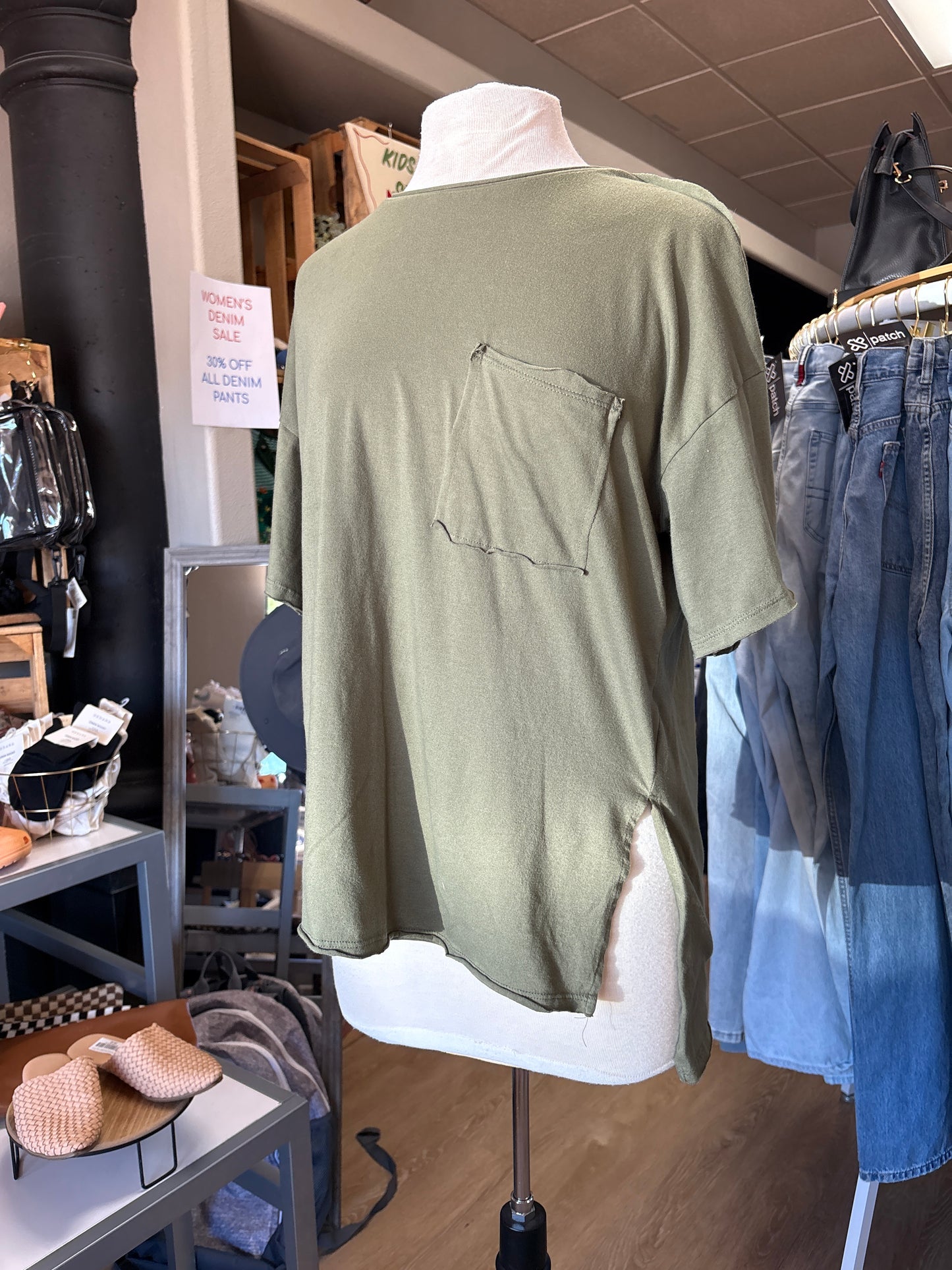 Womens Medium Oversized Pocket Tee - Olive