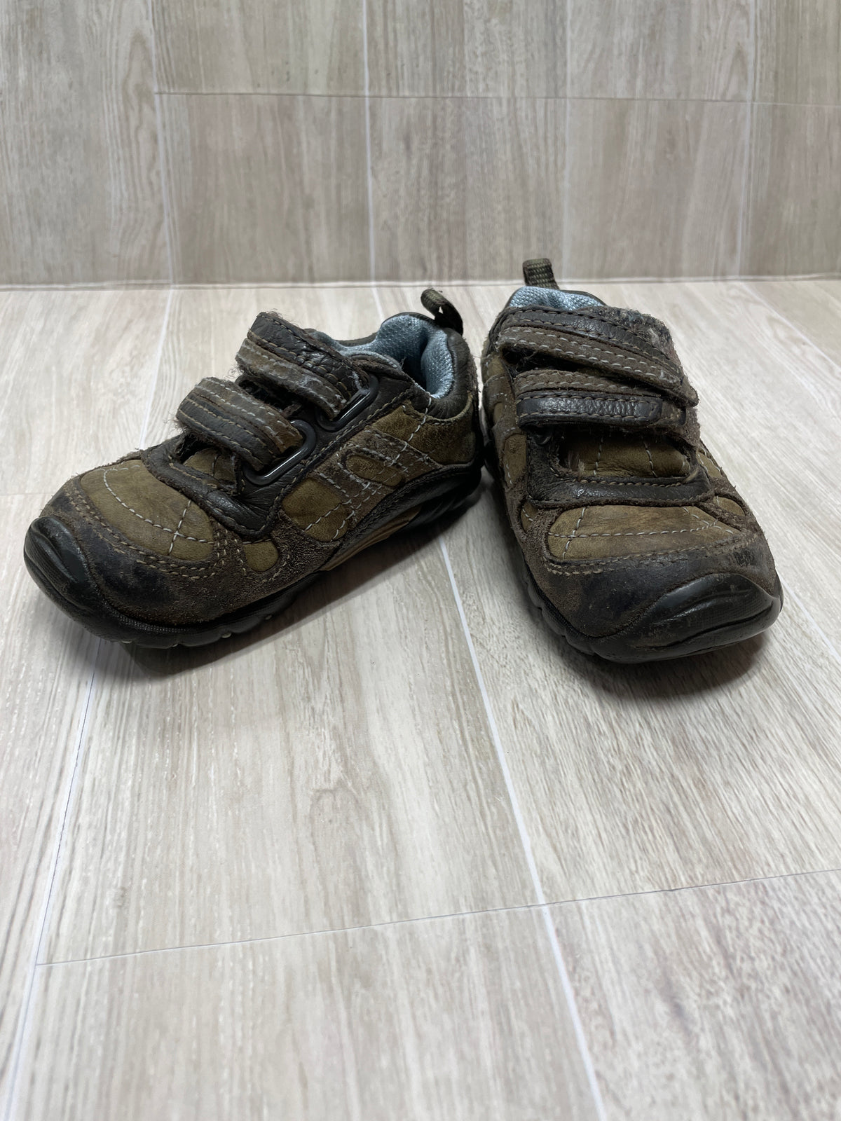 5c Stride Rite Brown Velcro Shoes - Blemish