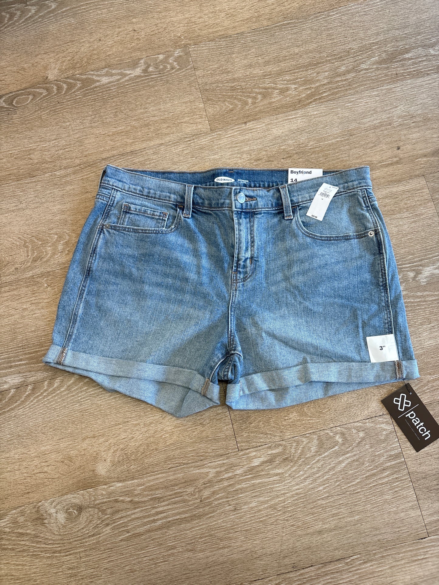 NWT Womens 14 Light Wash Denim Shorts