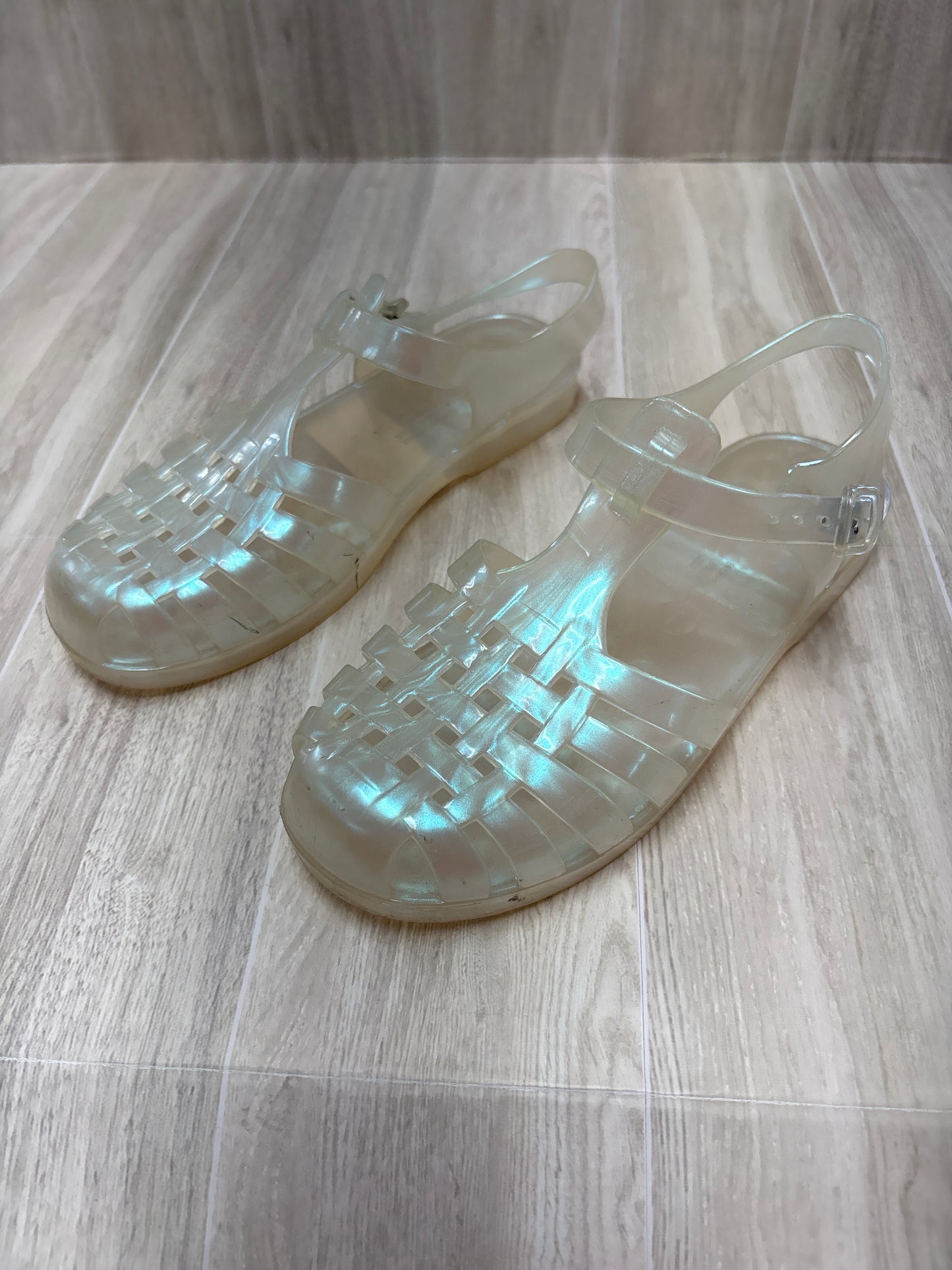 1Y Iradescent Jelly Sandal