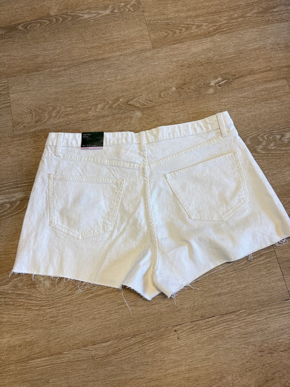 Womens 16 High Rise White Shorts