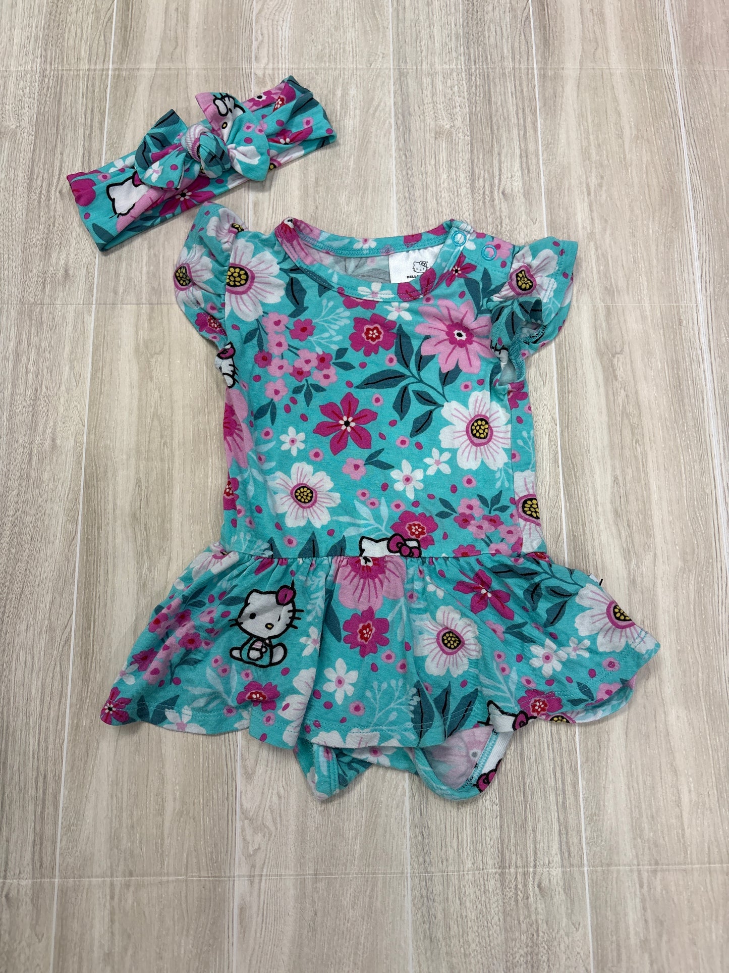 3-6m Posh Peanut Hello Kitty Onesie Twirl + Bow Set
