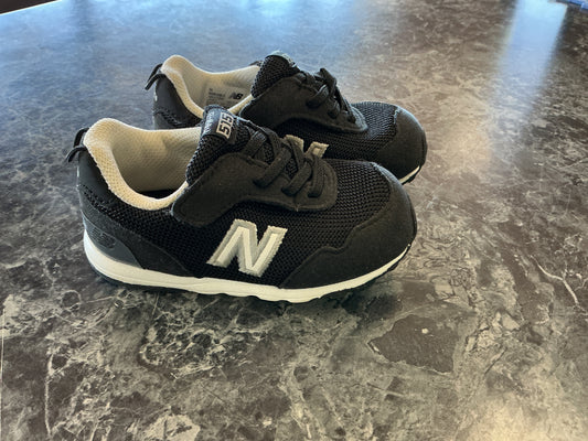 5c Black New Balance Sneakers