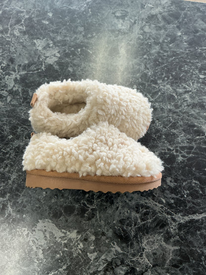 7c Sherpa Slipper Shoe