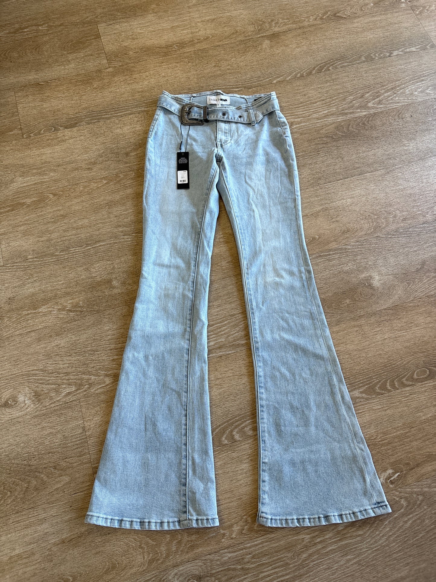 NWT Womens 3 Fashion Nova Light Wash Flares