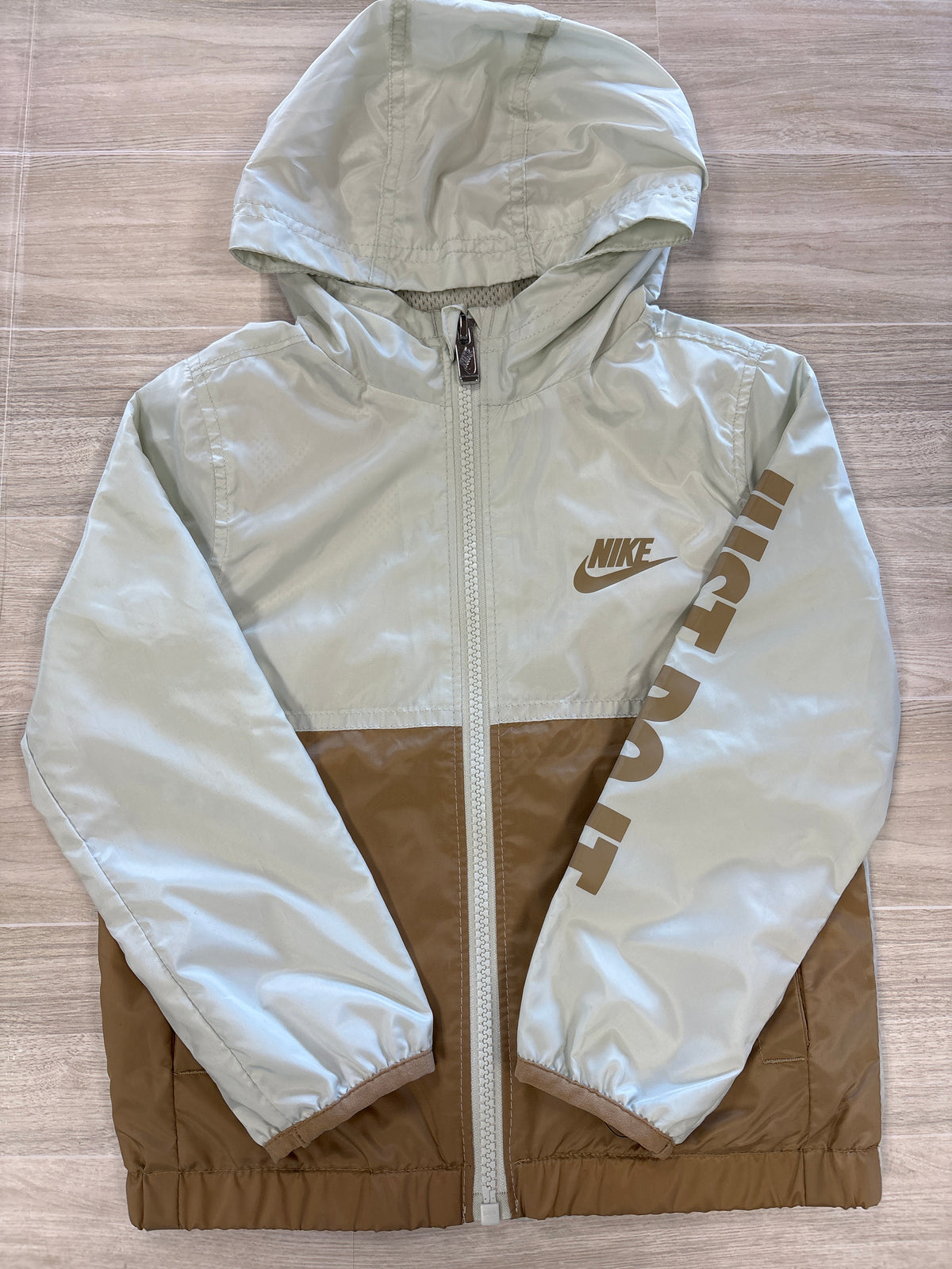 NWT 3T Nike Off White/Tan Windbreaker