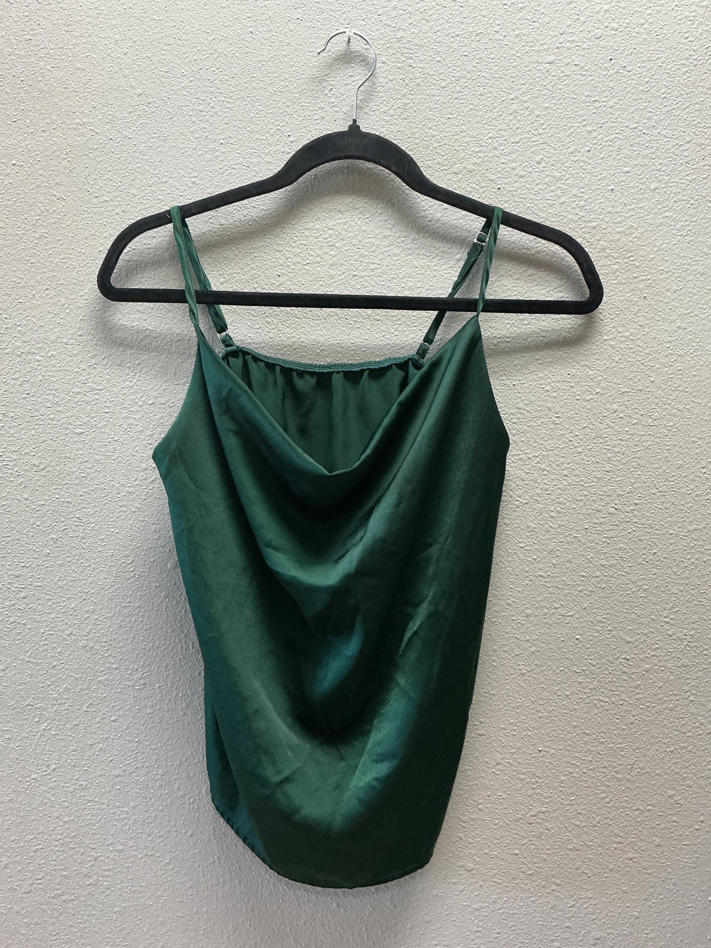 Womens Medium Emerald Scoop Neck Tank