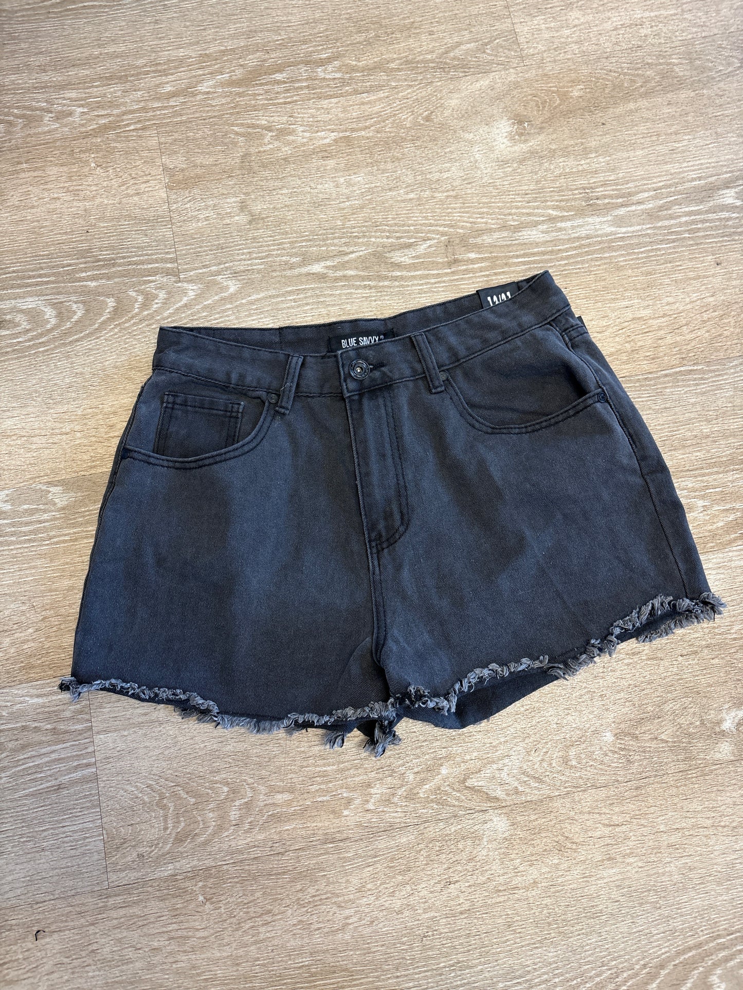 NWT Womens 13 / 31 Washed Black Denim Shorts