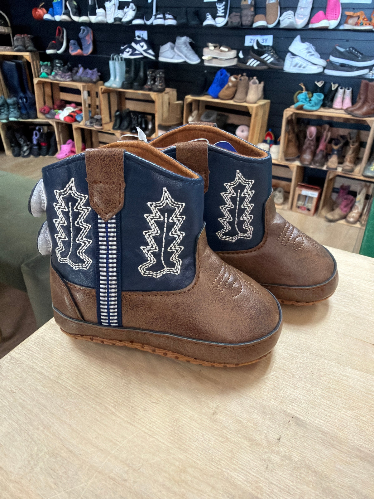 NWT 3c Infant Navy/Brown Western Boots