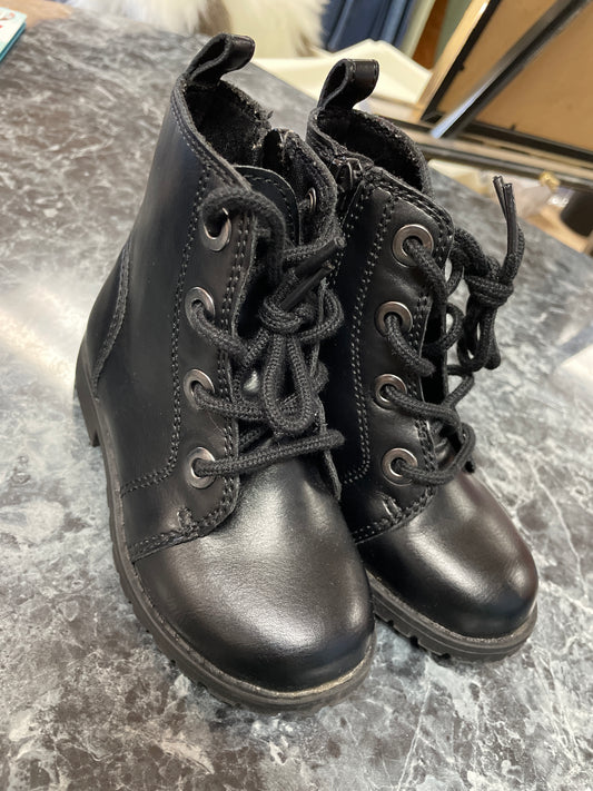 7c Black Laced Boots