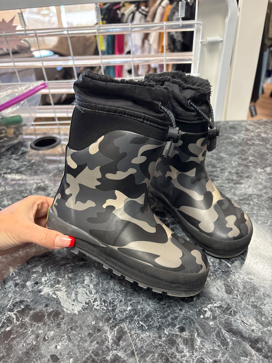 9/10 Western Chief Camo Waterproof Snow Boots