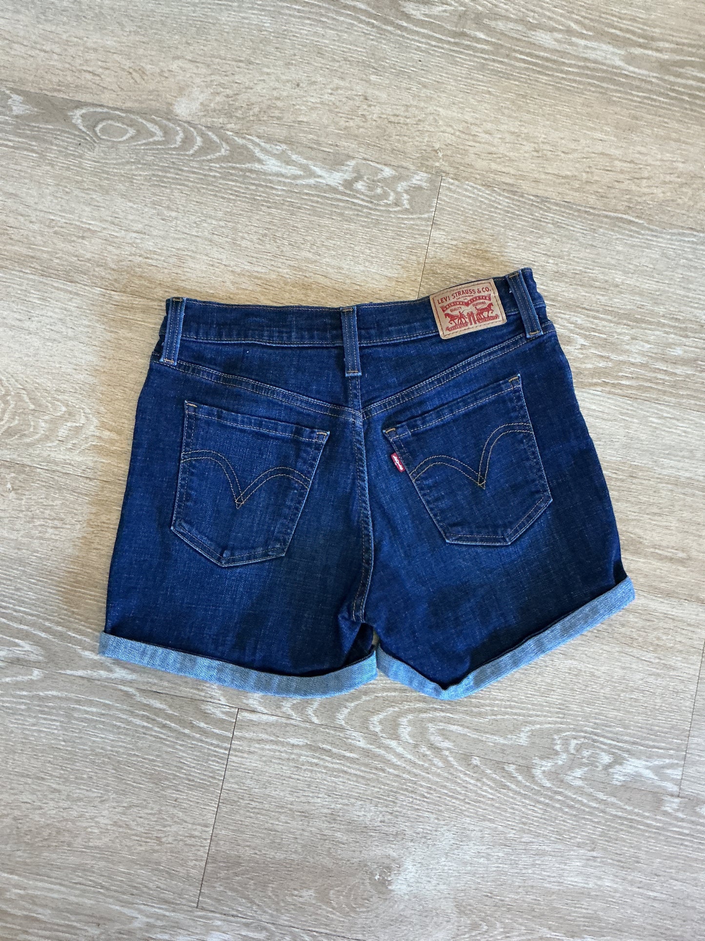Womens 27 Levis Denim Shorts