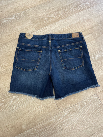 NWOT Womens 8 American Eagle Dark Wash Boy Midi Shorts